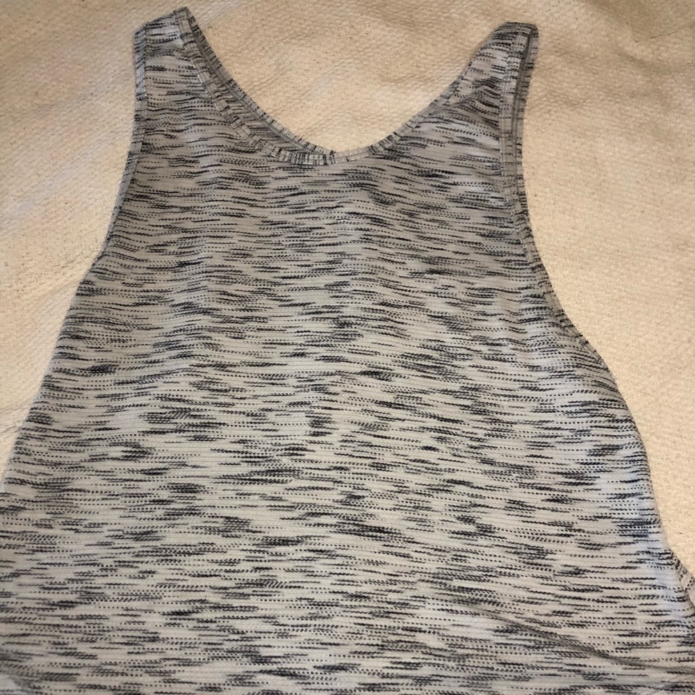 Black and white lululemon tank